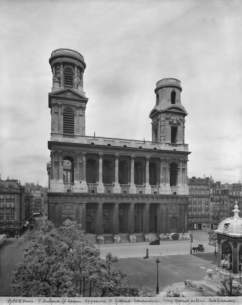 Pohled na kostel Saint-Sulpice, 1921-22 (viz také 346071) od Studio Giraudon