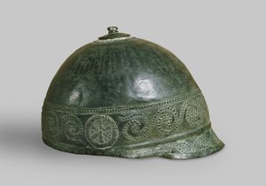 Přilba, italo-keltská, 3. století př. n. l. (bronz)