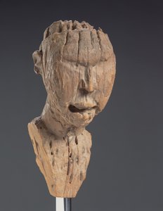 Fragment konžského nkisi nkondi (dřevo)