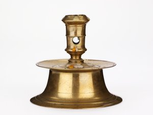 Capstan Candlestick, cca 1600 (mosaz)