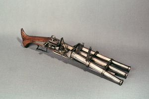 Tříhlavňová pistole (dřevo a kov)