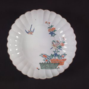 Velká miska Kakiemon, období Edo (porcelán)