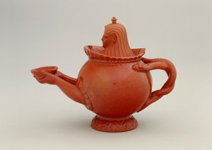 Čajová konvice s egyptským motivem, po roce 1793 (keramická)
