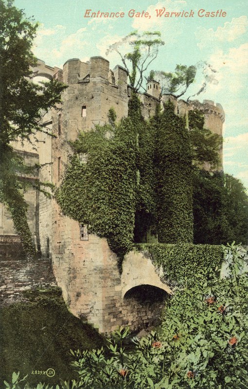 Vstupní brána, hrad Warwick (barevné foto) od (after) English photographer