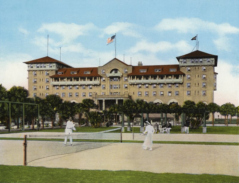 Hotel Clarendon, Seabreeze, Florida (foto) od American Photographer (after)