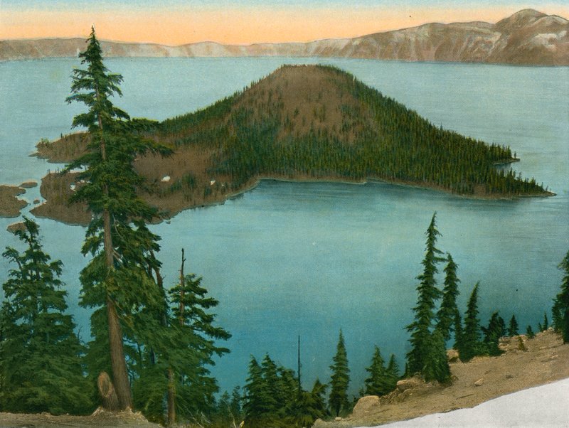Wizard Island, Crater Lake (foto) od American Photographer (after)