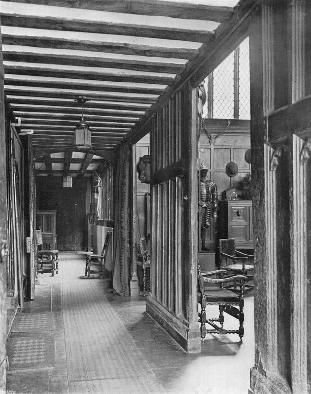 The Hall Screen (černobílá fotografie) od Charles Latham