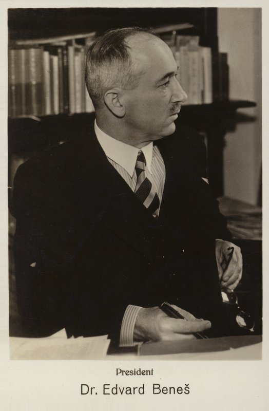 Edvard Benes od Czech Photographer