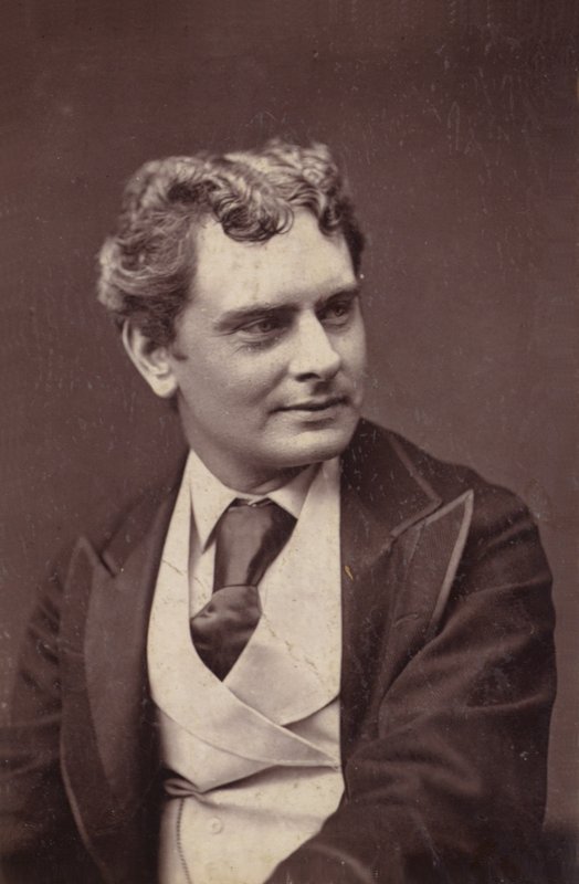 Arthur Cecil od English Photographer