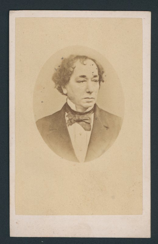 Benjamin Disraeli, vizitka od English Photographer