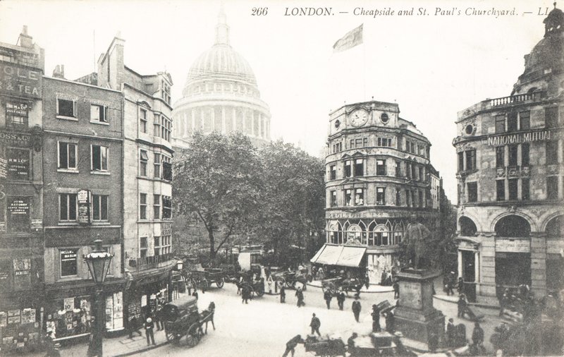 Cheapside a hřbitov St Pauls od English Photographer