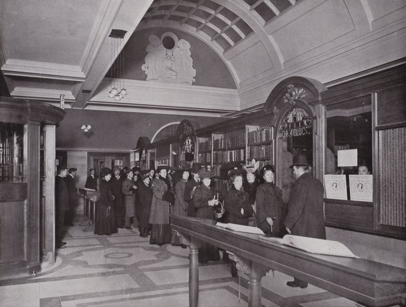 V Carnegie Central Library, Hammersmith od English Photographer