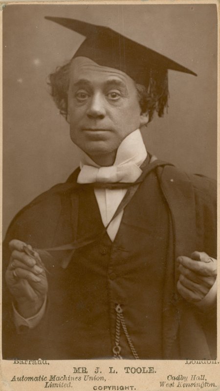 John Lawrence Toole , herec od English Photographer