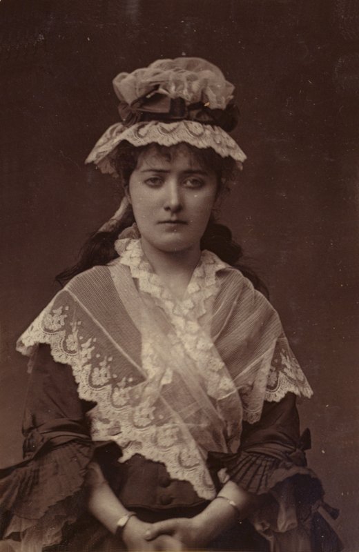 paní Clara Rousbyová od English Photographer