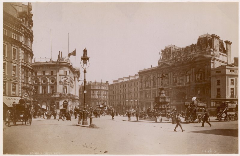 Piccadilly Circus, Londýn od English Photographer