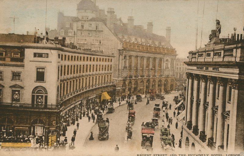 Regent Street a Piccadilly Hotel, Londýn od English Photographer