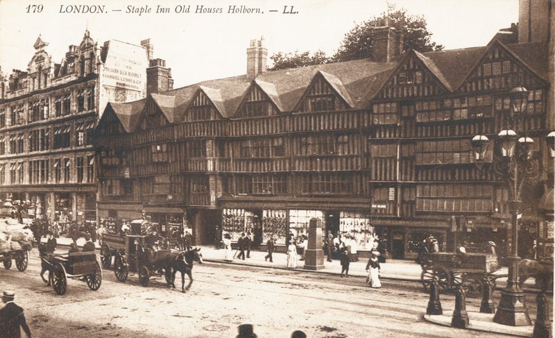 Staple Inn Old Houses v Holbornu od English Photographer
