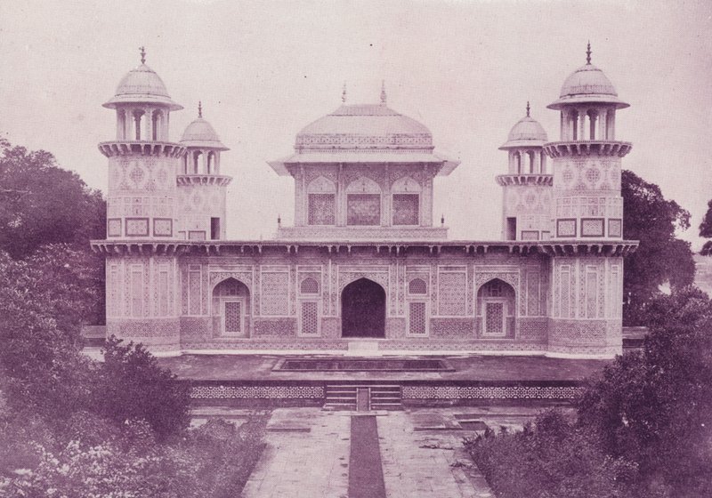 Hrobka Itmad-ud-Dowlah, Agra od English Photographer