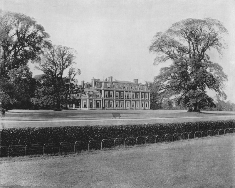 Tring House (černobílá fotografie) od English Photographer