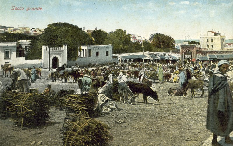 Grand Socco, Tanger, Maroko (barevná fotografie) od French Photographer