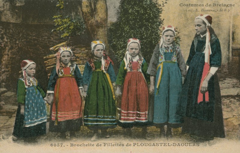 Tradiční bretaňské šaty (barevné foto) od French Photographer
