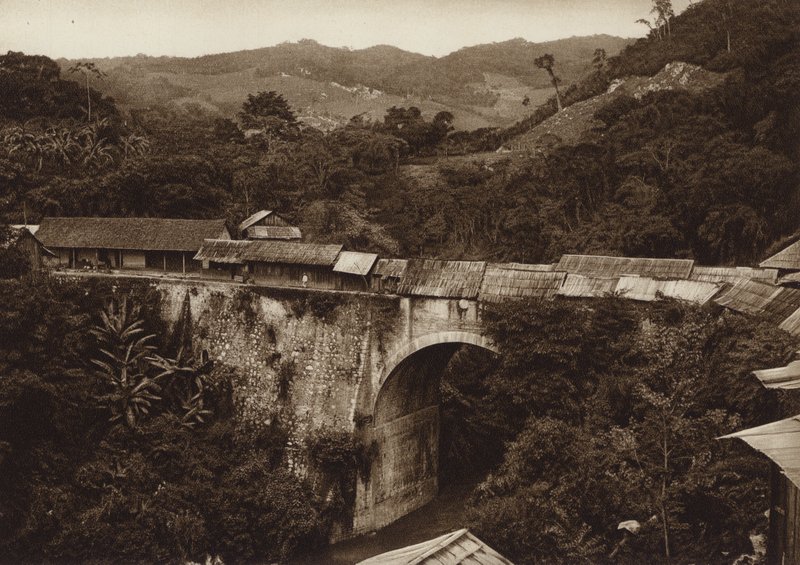 Mexiko: most Atoyac (čb fotografie) od Hugo Brehme