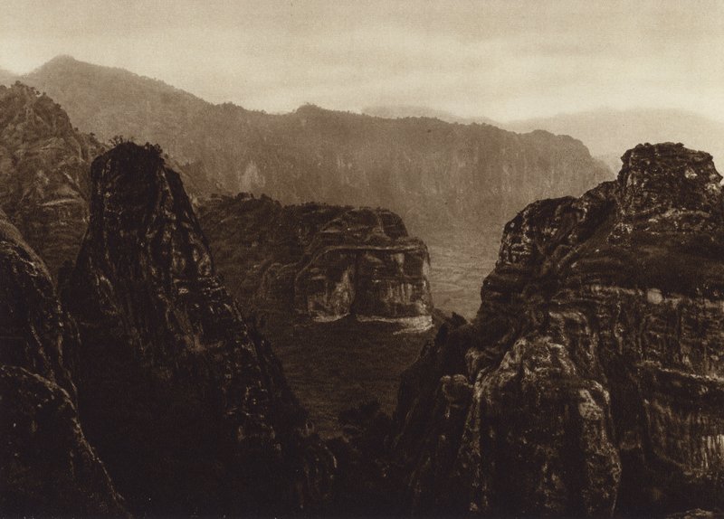 Mexiko: Tepoztlan, stát Morelos (čb fotografie) od Hugo Brehme