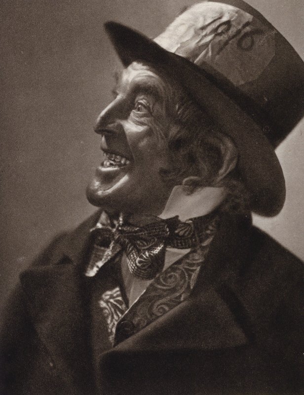Šílený kloboučník (čb fotografie) od Julian Augustus Romaine Smith