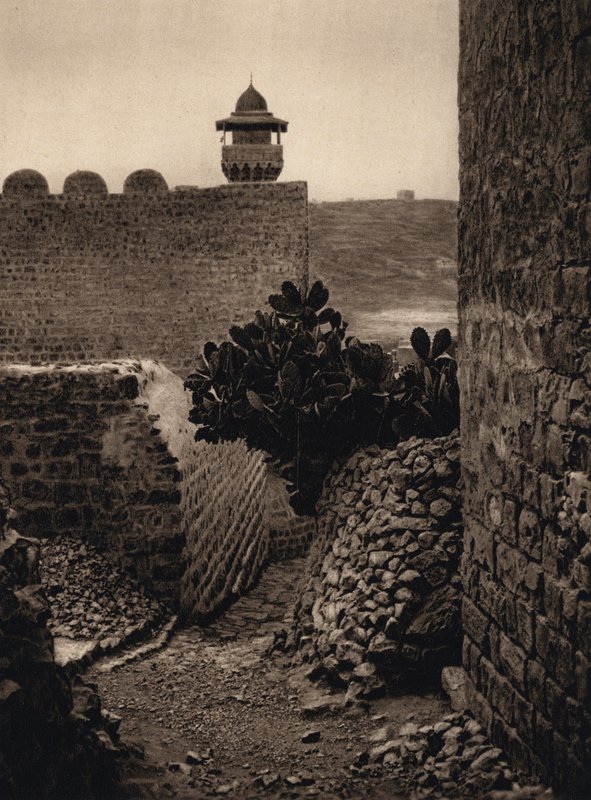 Hebron, Haram (černobílá fotografie) od Karl Grober