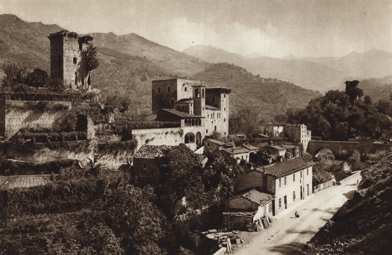 Itálie: Castello Verrucola, Fivizzano (černobílá fotografie) od Kurt Hielscher