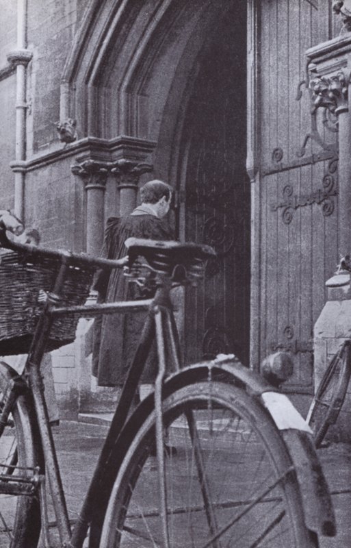 Scéna Oxfordské univerzity (černobílá fotografie) od Laszlo Moholy Nagy