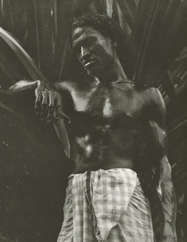 Ennui (černobílá fotografie) od Lionel Wendt