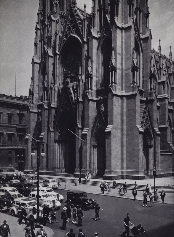 Manhattan: Katedrála svatého Patrika (černobílá fotografie) od Mario Bucovich