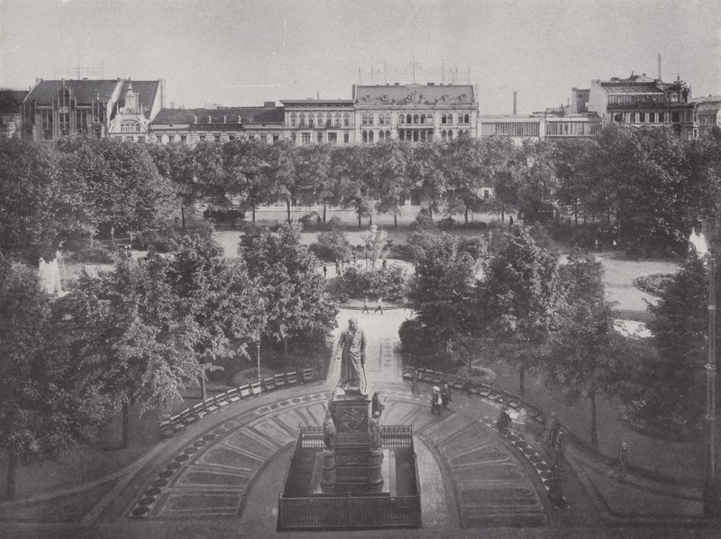 Donhof-Platz (černobílá fotografie) od Photographer German
