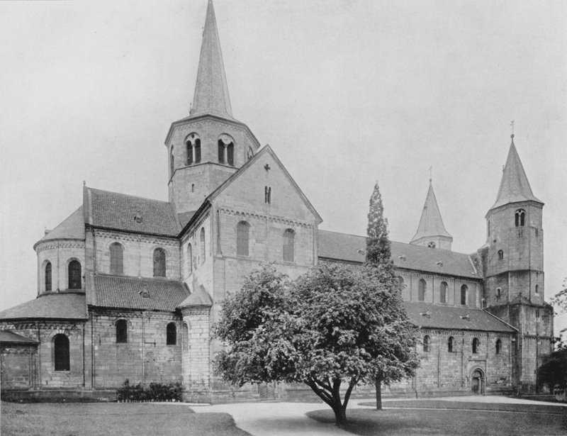 Godehardikirche (černobílá fotografie) od Photographer German