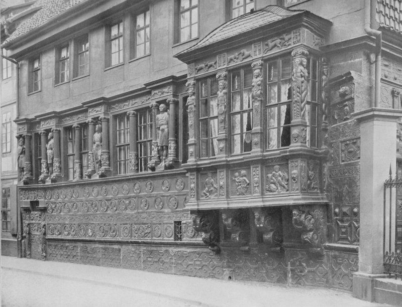 Kaiserhaus (černobílá fotografie) od Photographer German