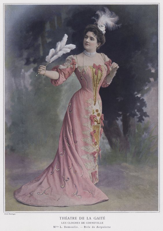 Leo Demoulin jako Serpolette v Les Cloches de Corneville (kolorovaná fotografie) od Reutlinger Studio