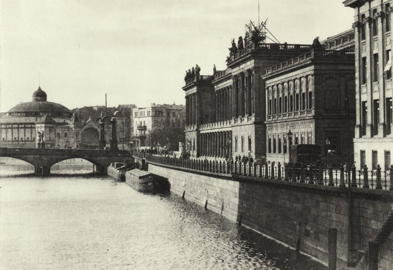 Berlín: Borse; Výměna (černobílá fotografie) od Sasha Stone